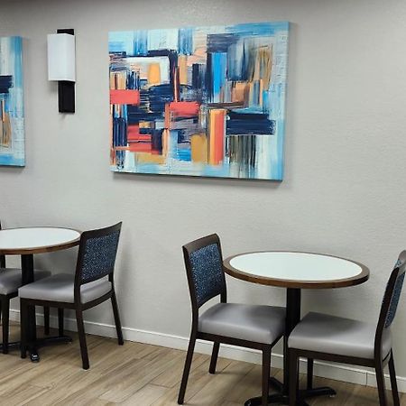 Quality Inn North Yellow Tavern Екстериор снимка