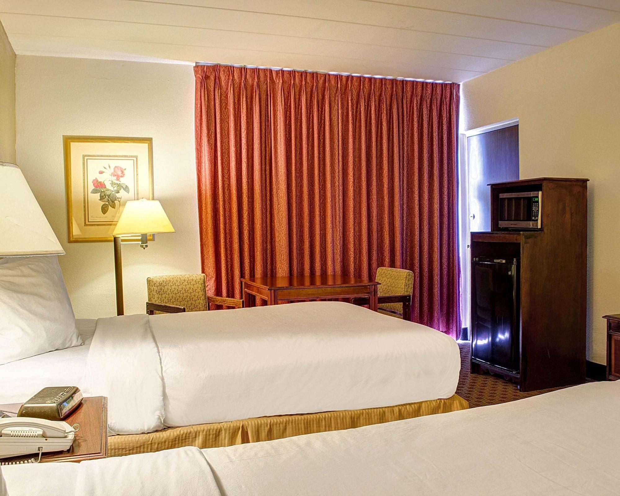Quality Inn North Yellow Tavern Екстериор снимка