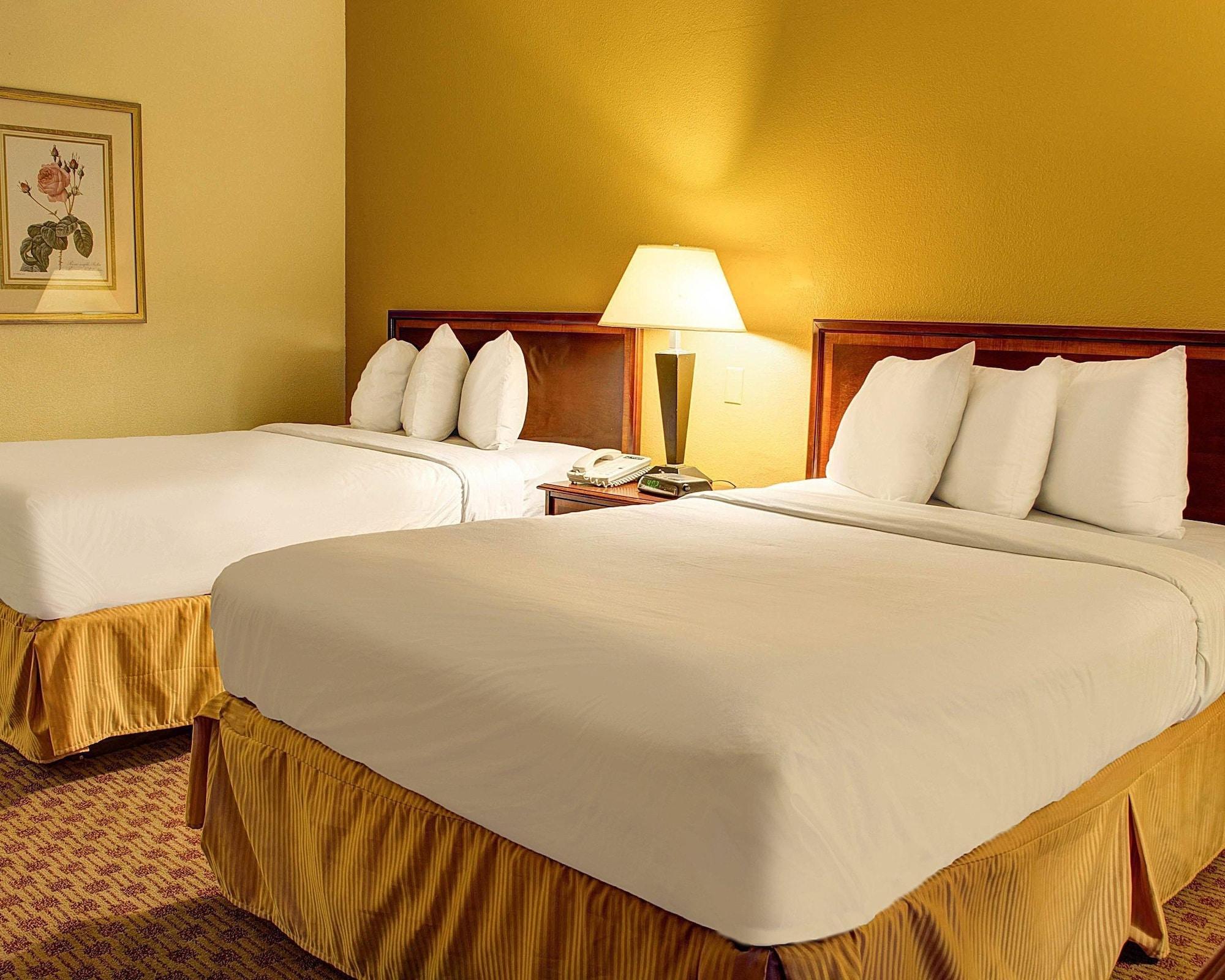 Quality Inn North Yellow Tavern Екстериор снимка