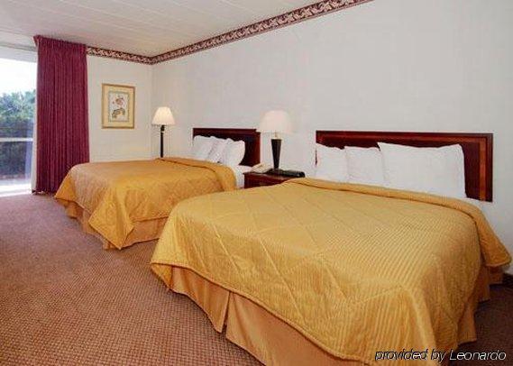Quality Inn North Yellow Tavern Стая снимка
