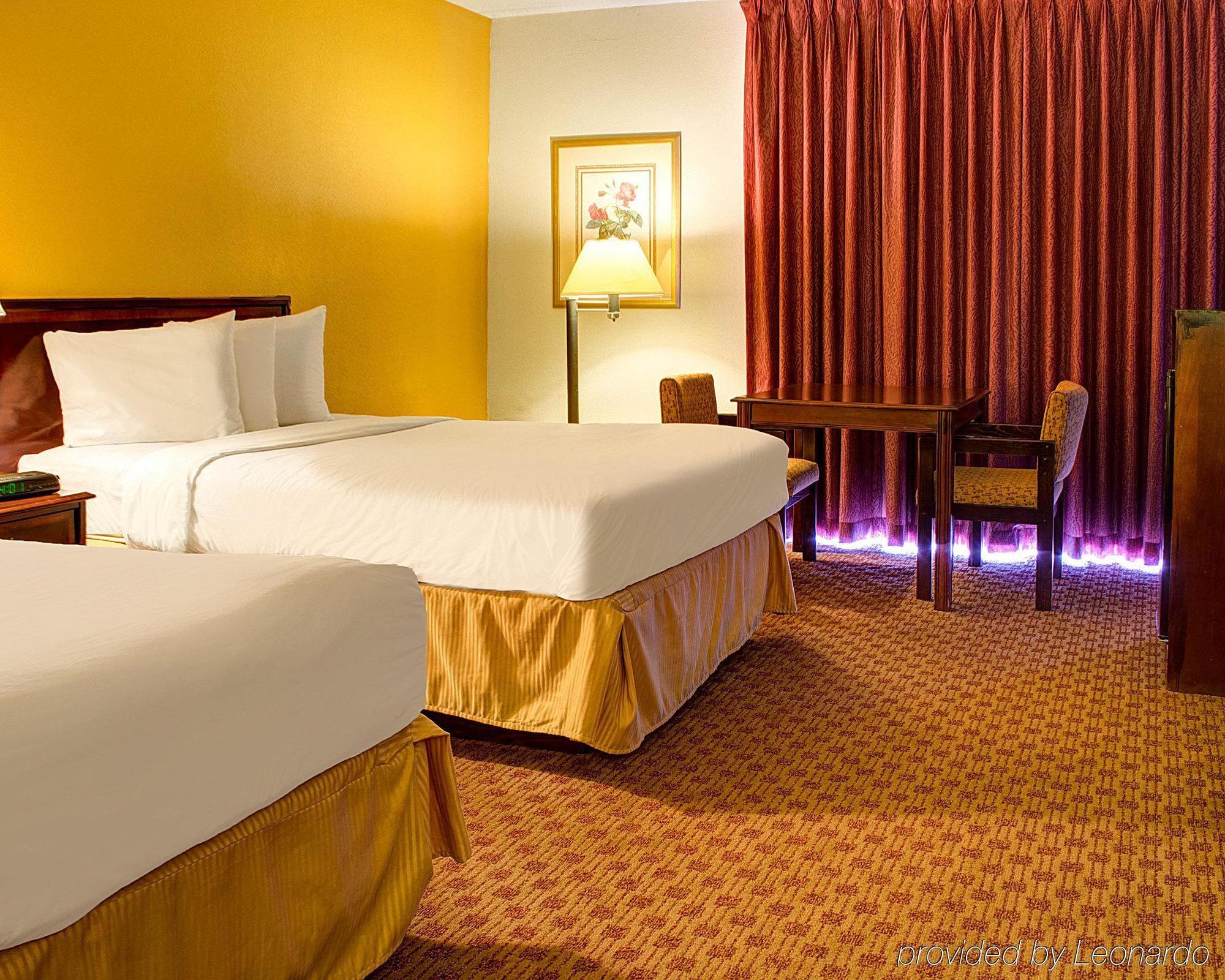 Quality Inn North Yellow Tavern Екстериор снимка