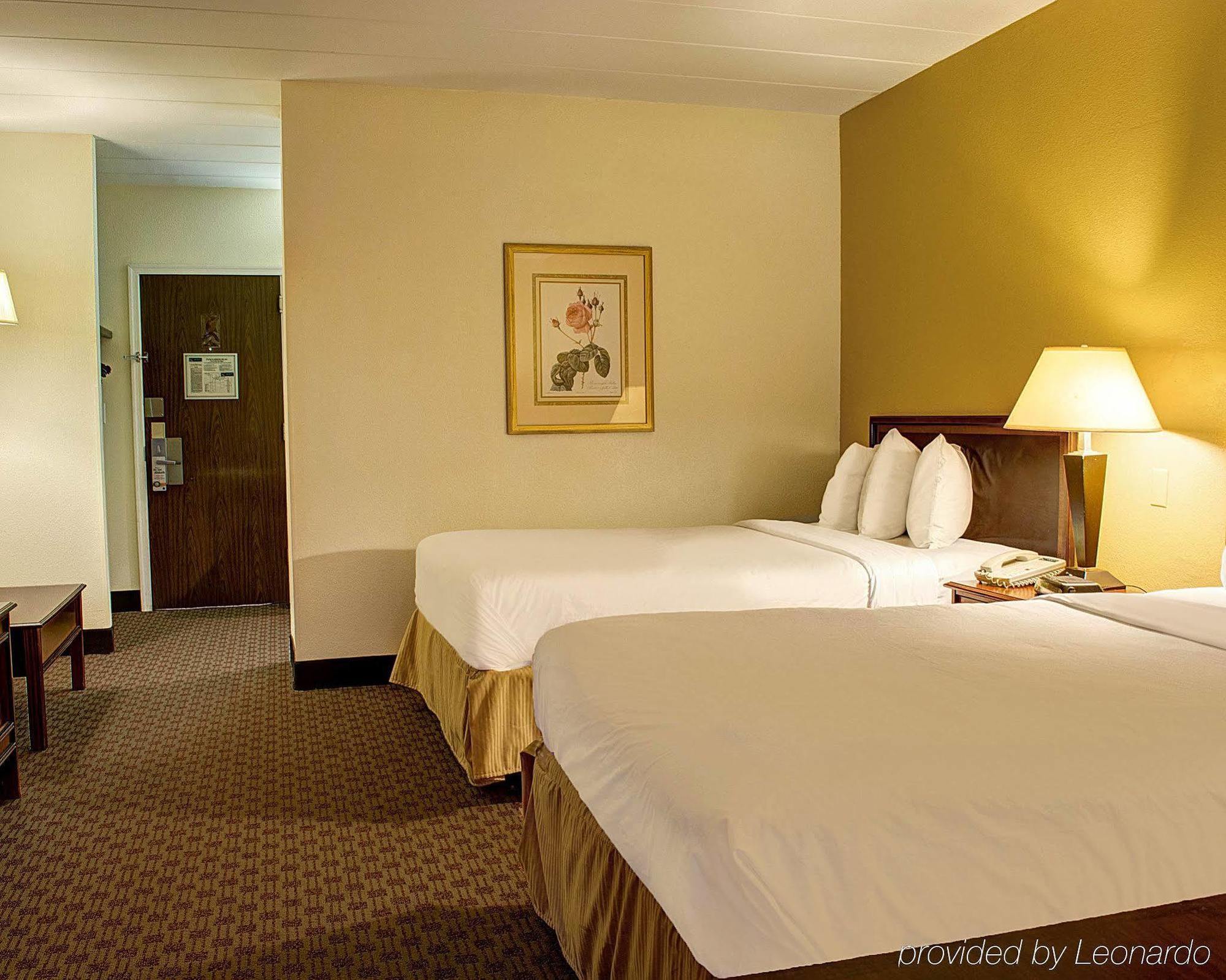 Quality Inn North Yellow Tavern Екстериор снимка