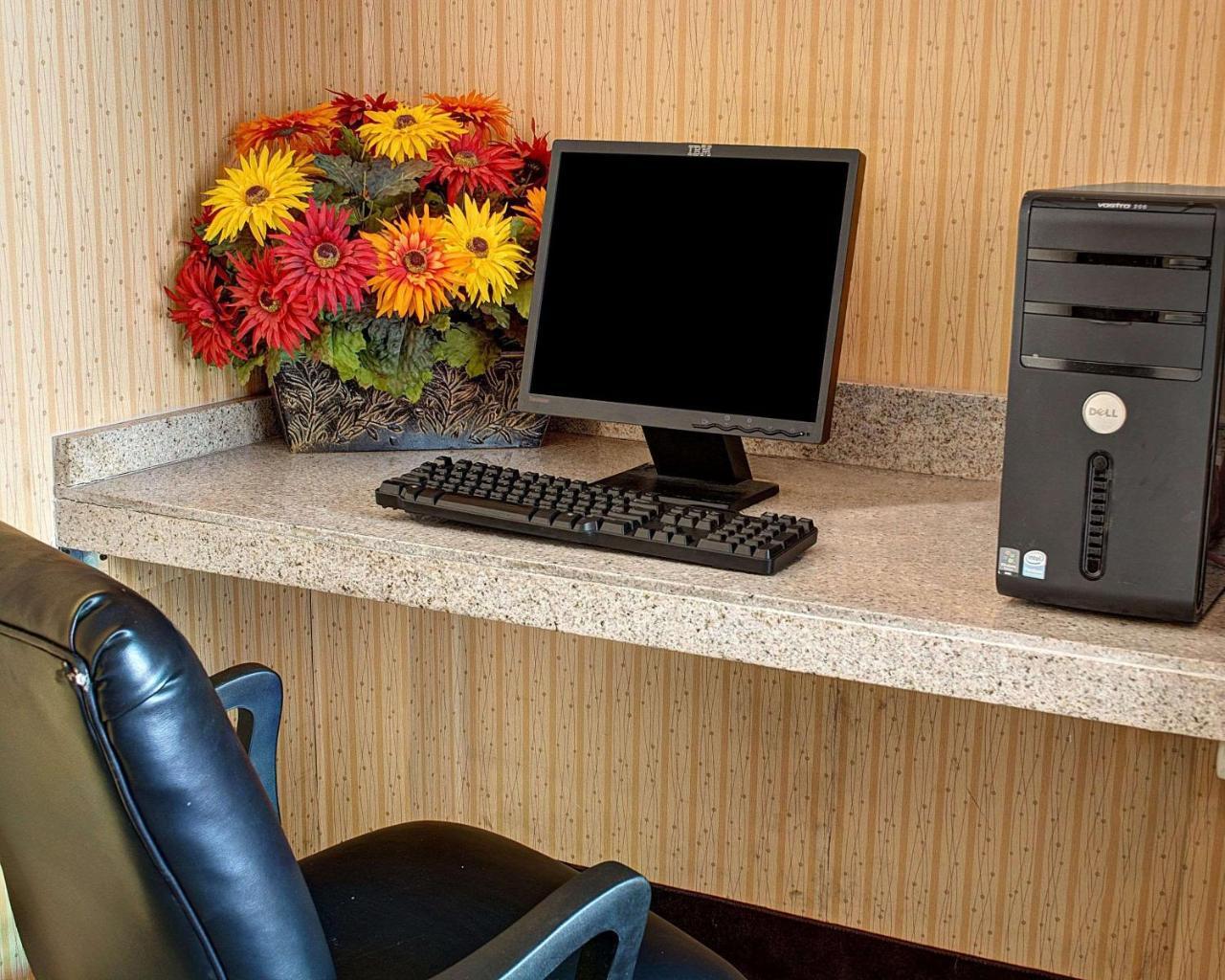 Quality Inn North Yellow Tavern Екстериор снимка