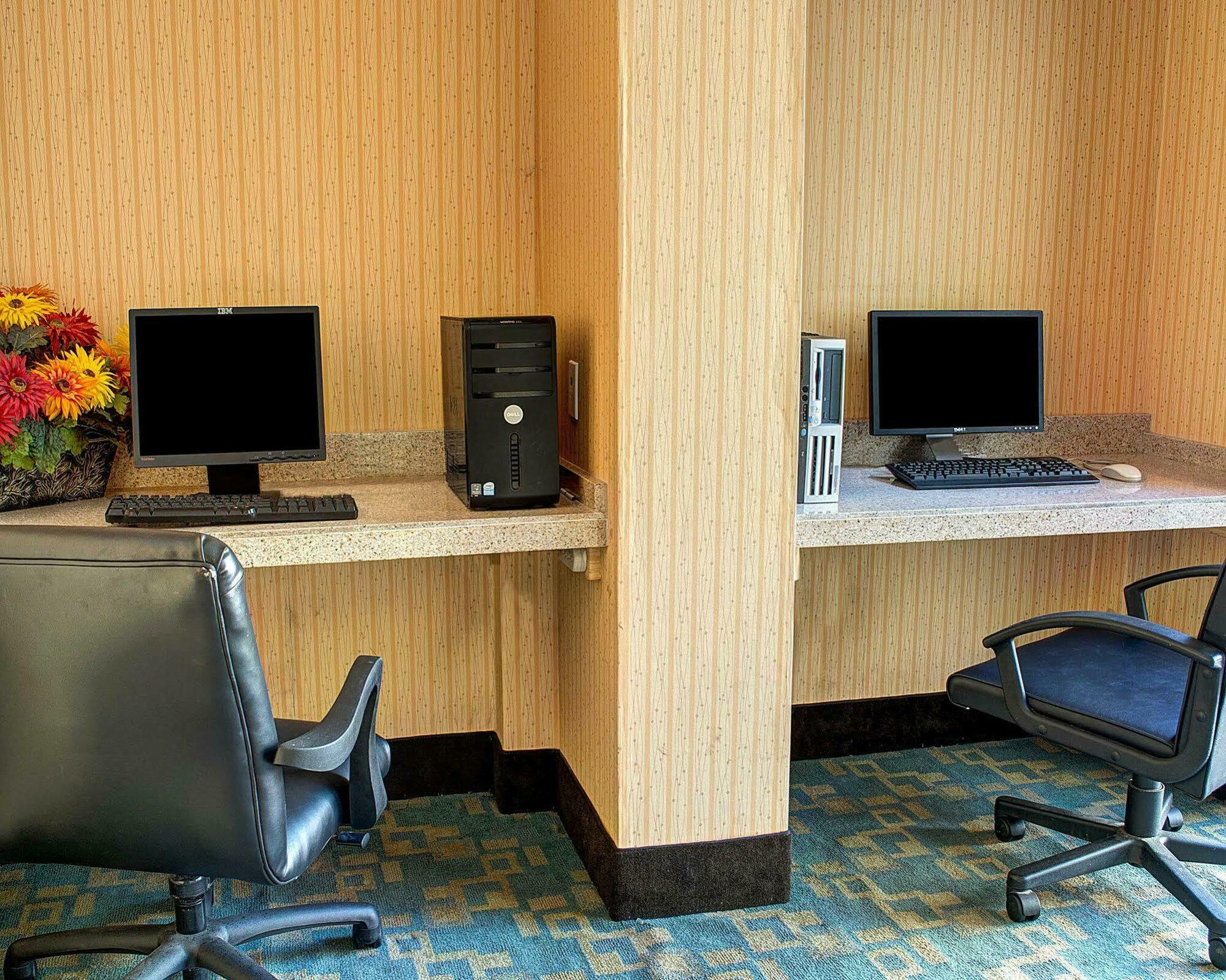 Quality Inn North Yellow Tavern Екстериор снимка